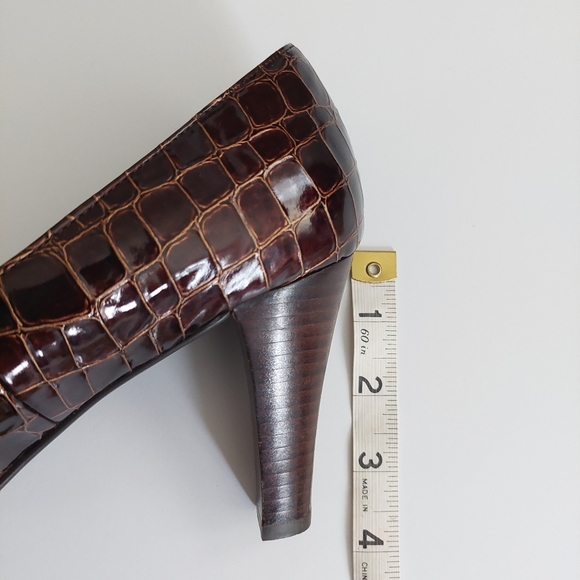 Impo Brown Heels - Picture 7 of 7